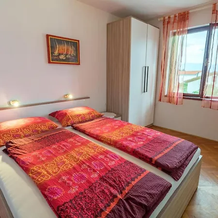 Ivan 2 Floor With Sea View شقة